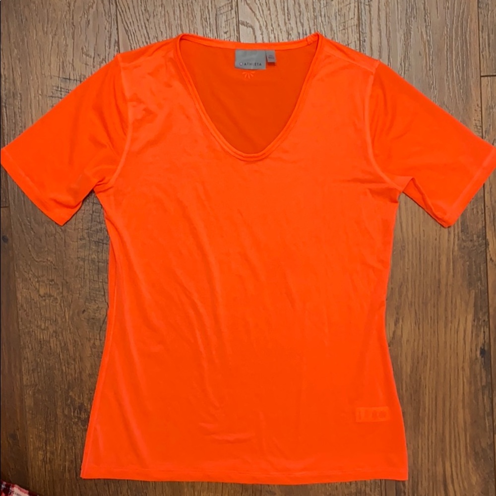 Athleta “unstinkable” workout shirt